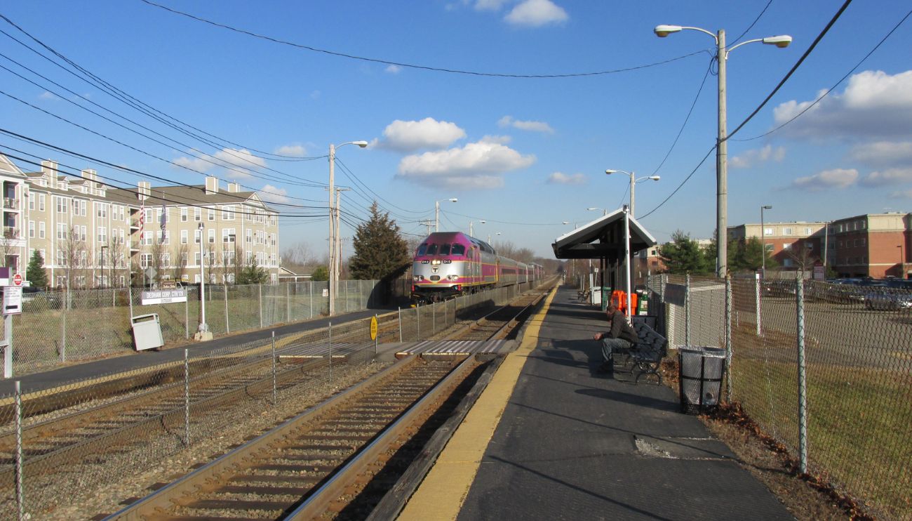 How to Plan Your Move to Dedham, MA: A Transit-Friendly Relocation Guide