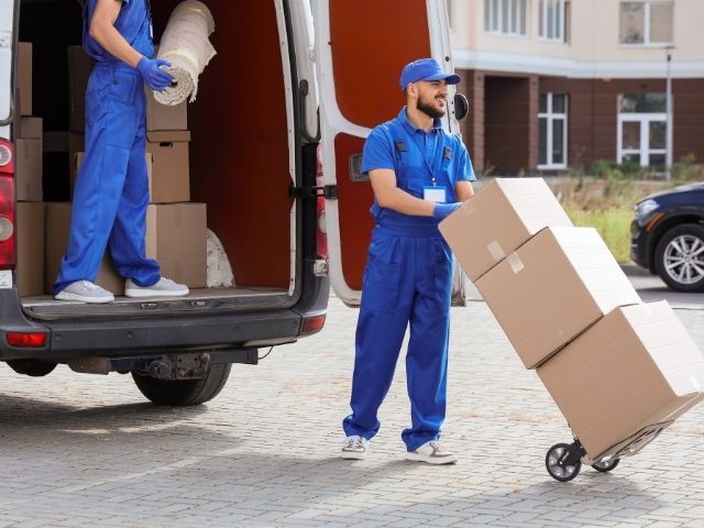 Lifetime Moving Co expert moves apartment belongings safely in Shrewsbury, MA. Apartment Movers Near Me.